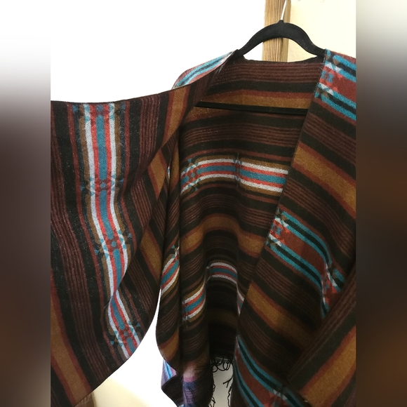 Aztec Blanket Shawl - Picture 2 of 4